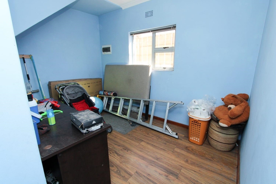 4 Bedroom Property for Sale in London Village Western Cape